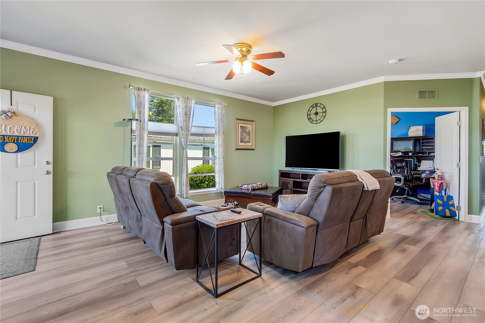936 Mountain Villa Drive , Enumclaw, WA 98022