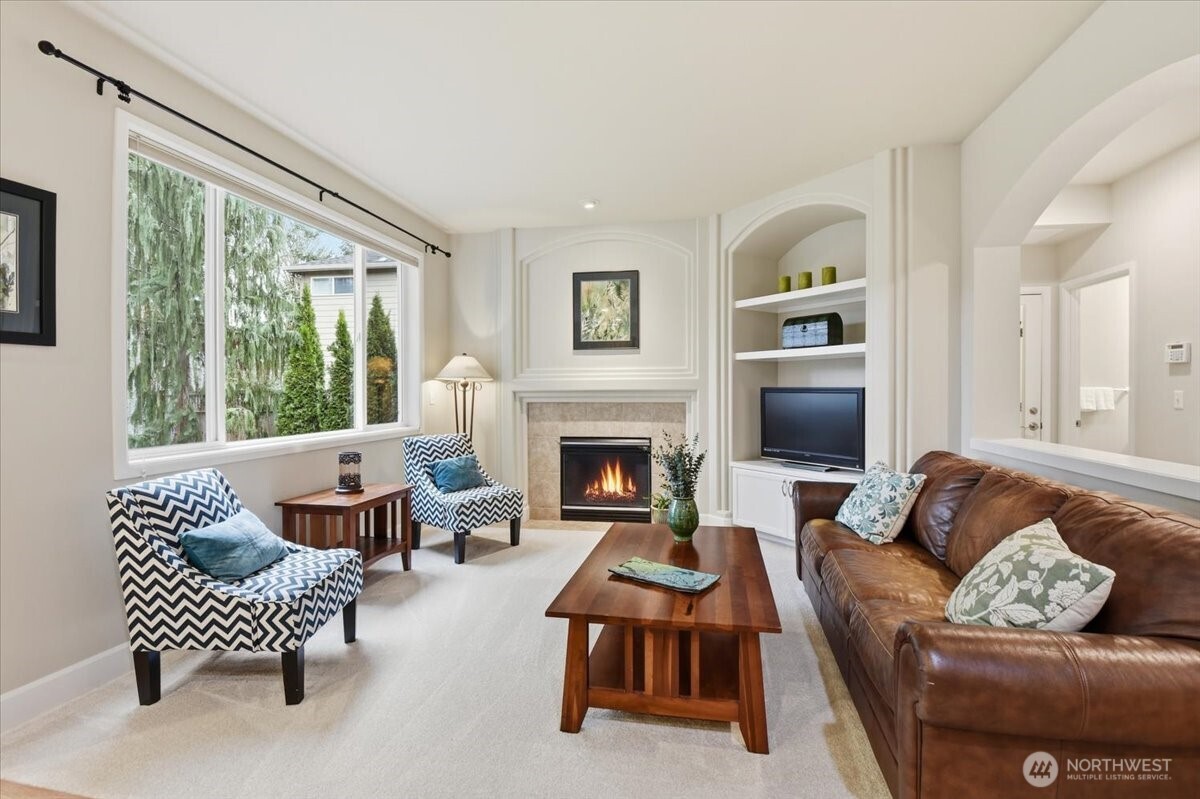 26050 SE 23rd Place , Sammamish, WA 98075