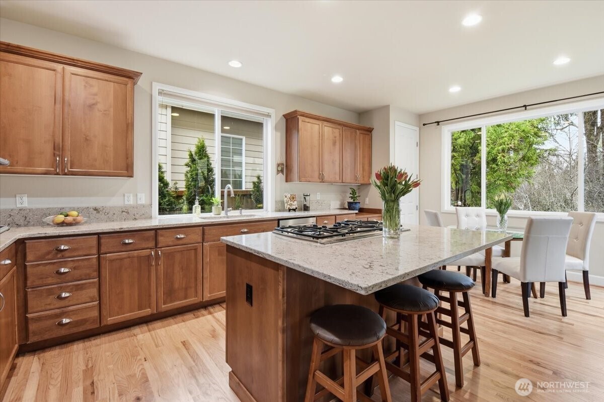26050 SE 23rd Place , Sammamish, WA 98075