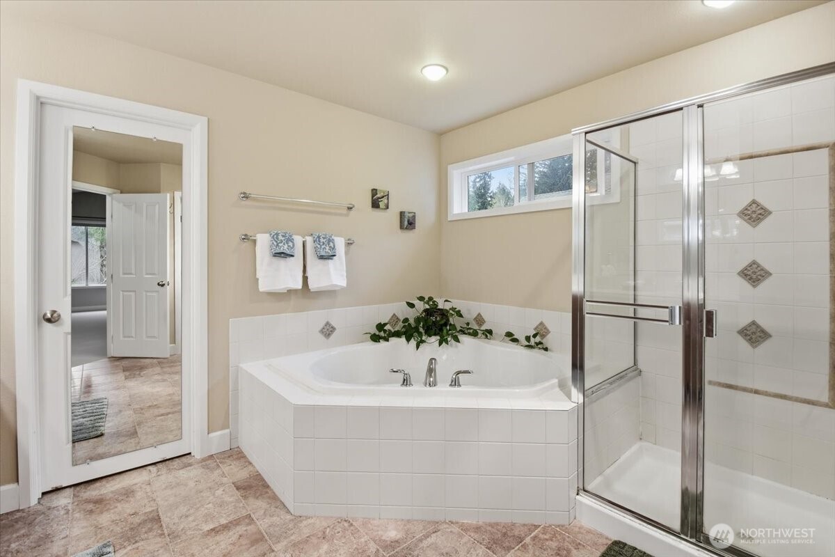 26050 SE 23rd Place , Sammamish, WA 98075