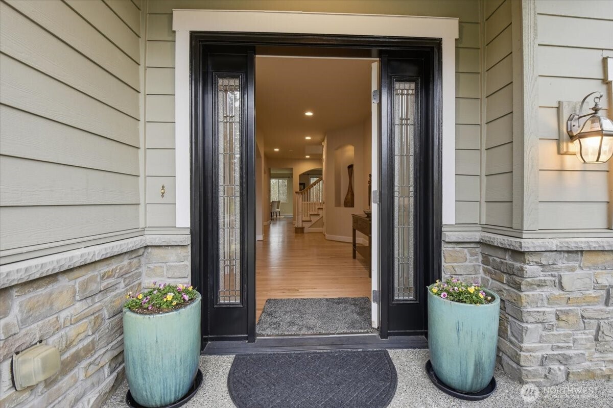 26050 SE 23rd Place , Sammamish, WA 98075