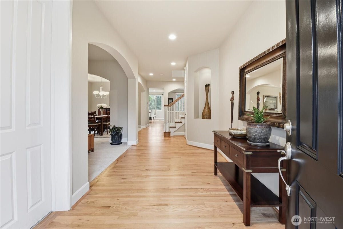 26050 SE 23rd Place , Sammamish, WA 98075