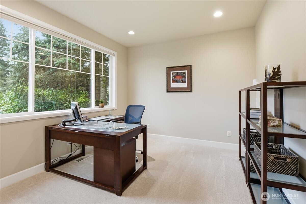 26050 SE 23rd Place , Sammamish, WA 98075