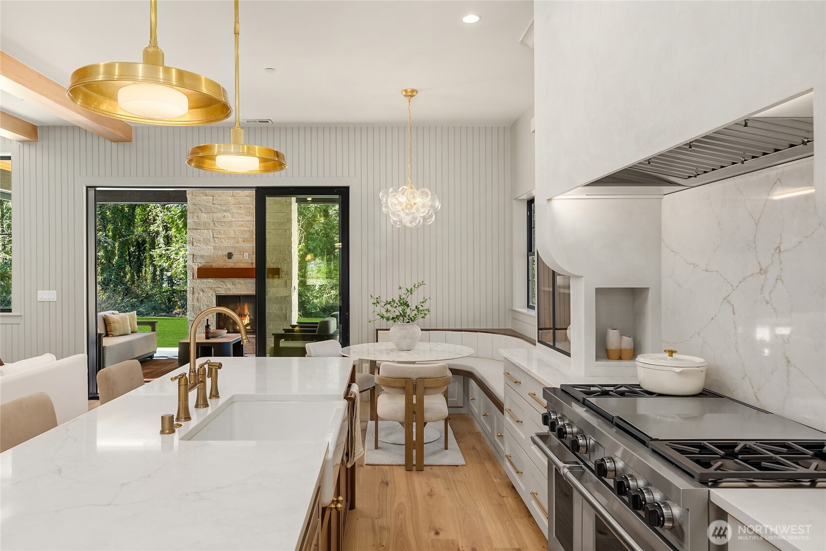 9473 Springwood Avenue NE, Bainbridge Island, WA 98110