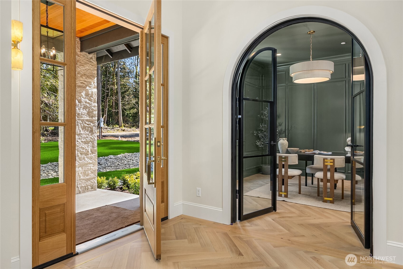 9473 Springwood Avenue NE, Bainbridge Island, WA 98110