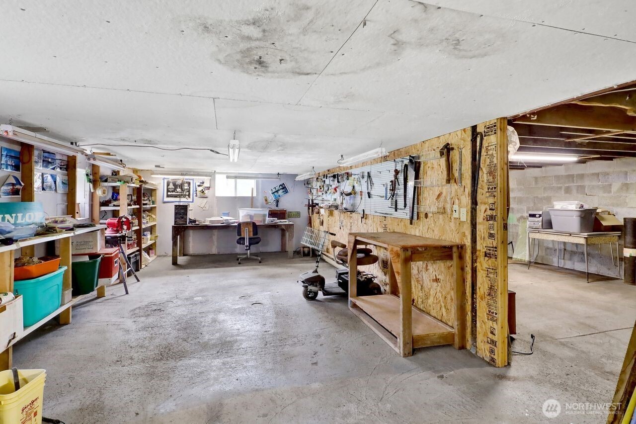 1120 Shaw Road , Bellingham, WA 98229