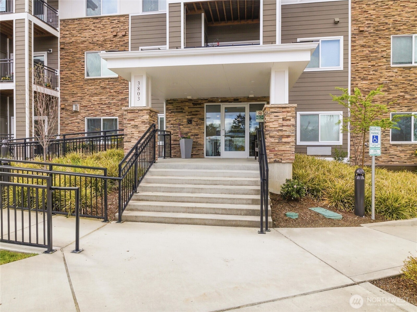 3803 17th Street SW #216, Puyallup, WA 98373