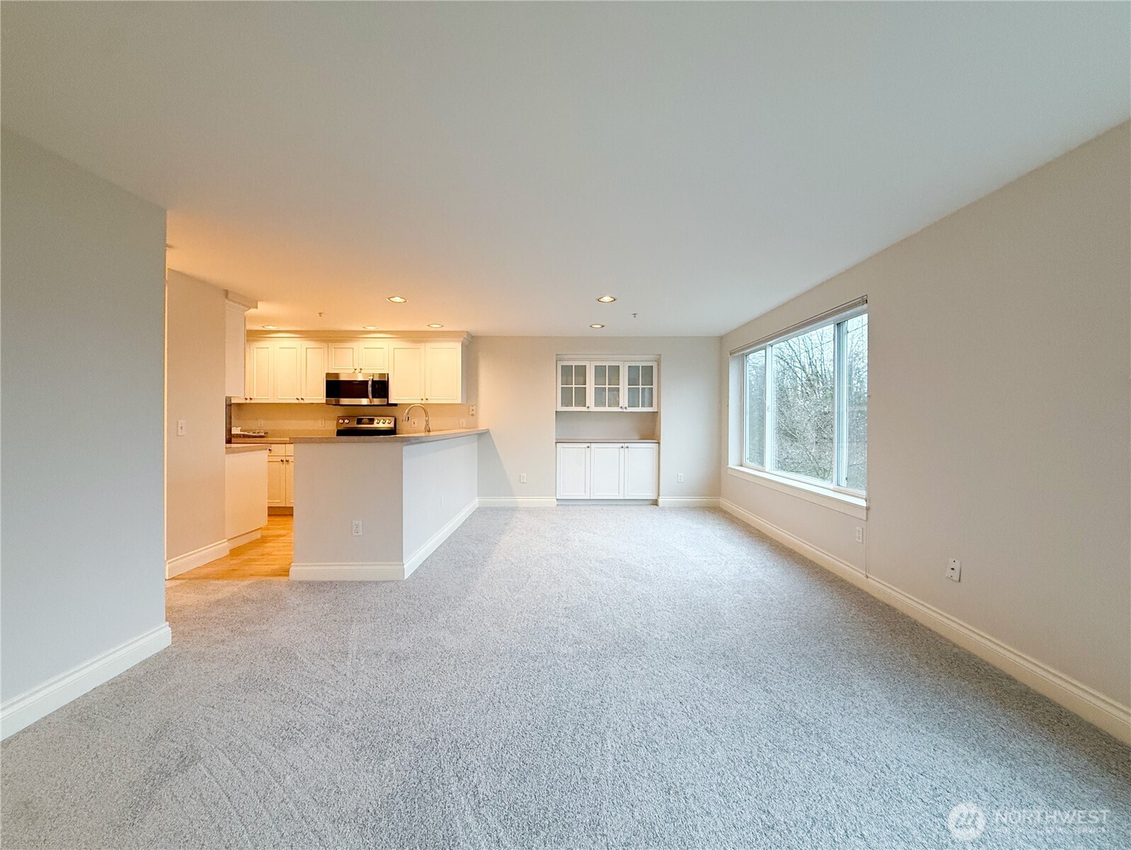 2334 Thorndyke Ave W #202, Seattle, WA 98199