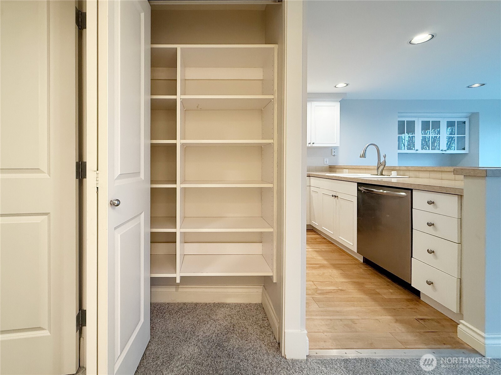 2334 Thorndyke Ave W #202, Seattle, WA 98199