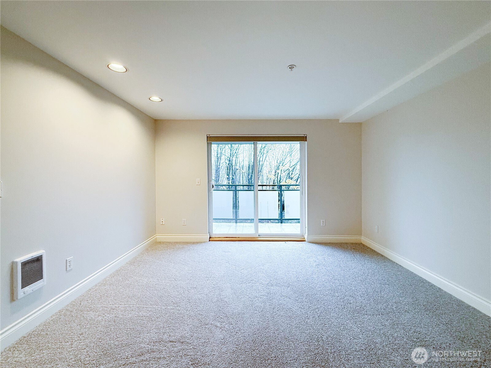 2334 Thorndyke Ave W #202, Seattle, WA 98199