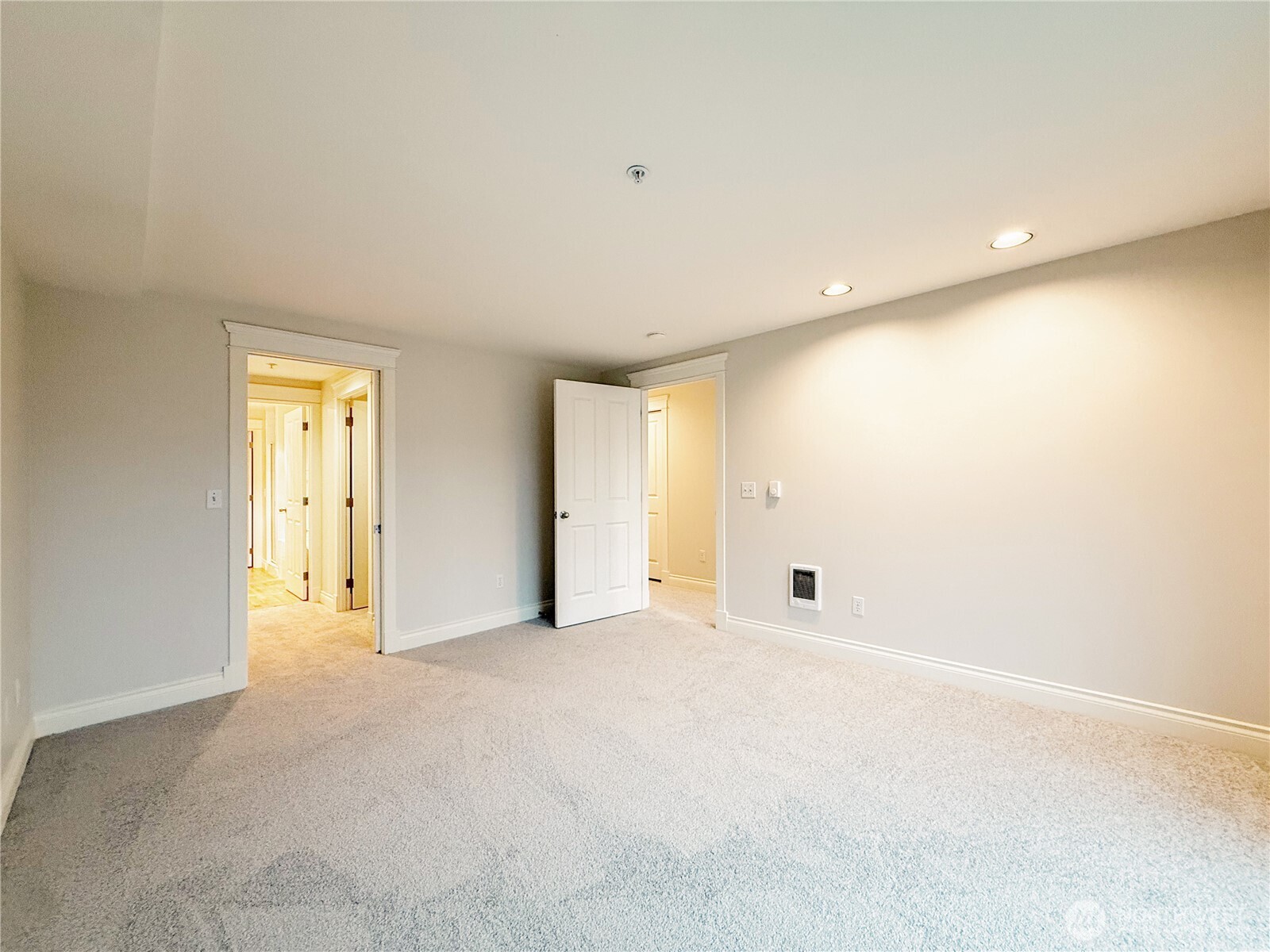 2334 Thorndyke Ave W #202, Seattle, WA 98199