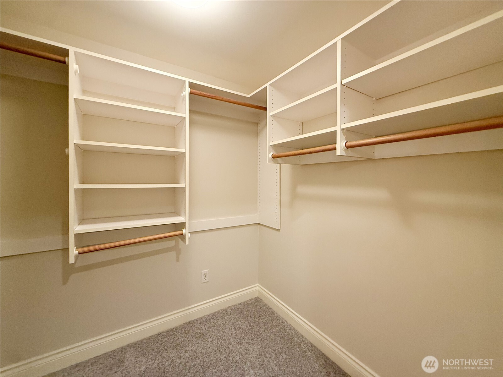 2334 Thorndyke Ave W #202, Seattle, WA 98199