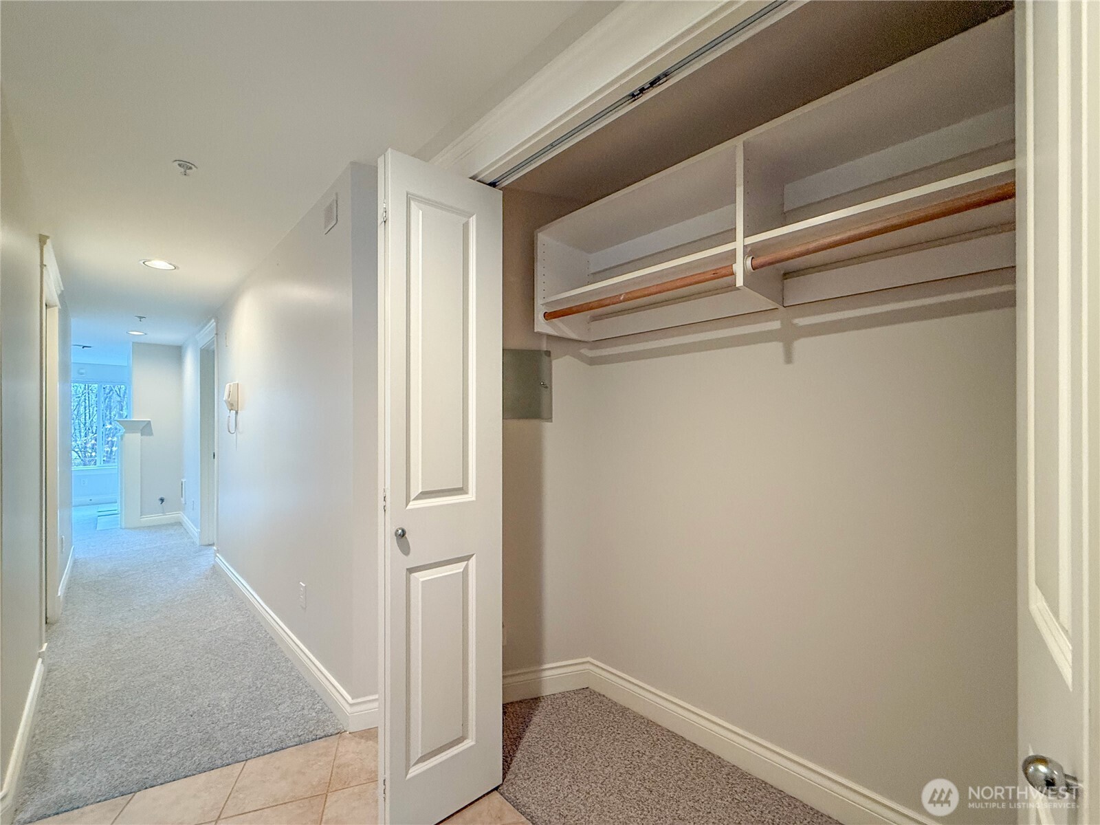 2334 Thorndyke Ave W #202, Seattle, WA 98199