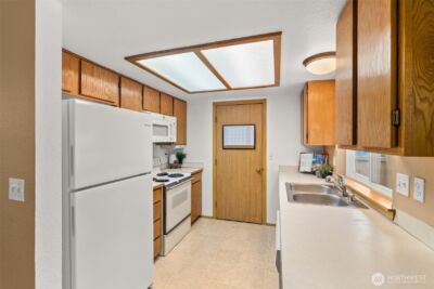 606 Malibu Drive SE, Lacey, WA 98503 - Photo 10