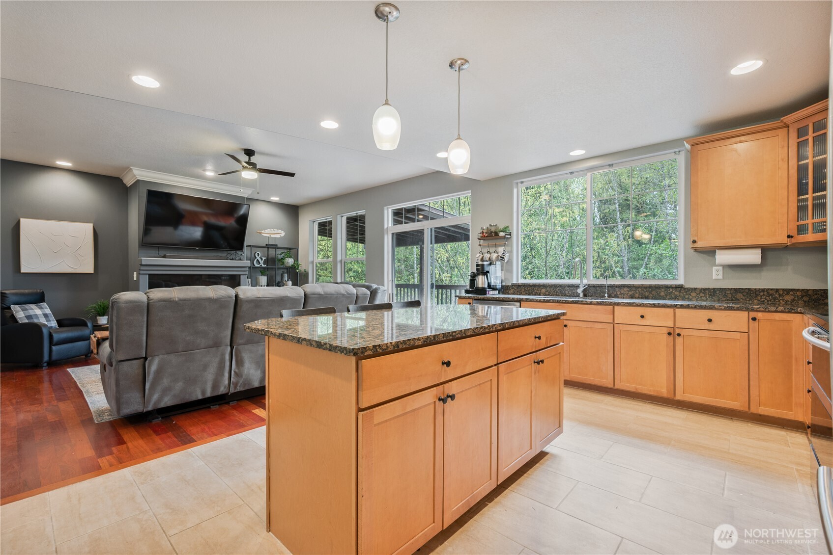 148 W Canyon View Drive , Longview, WA 98632