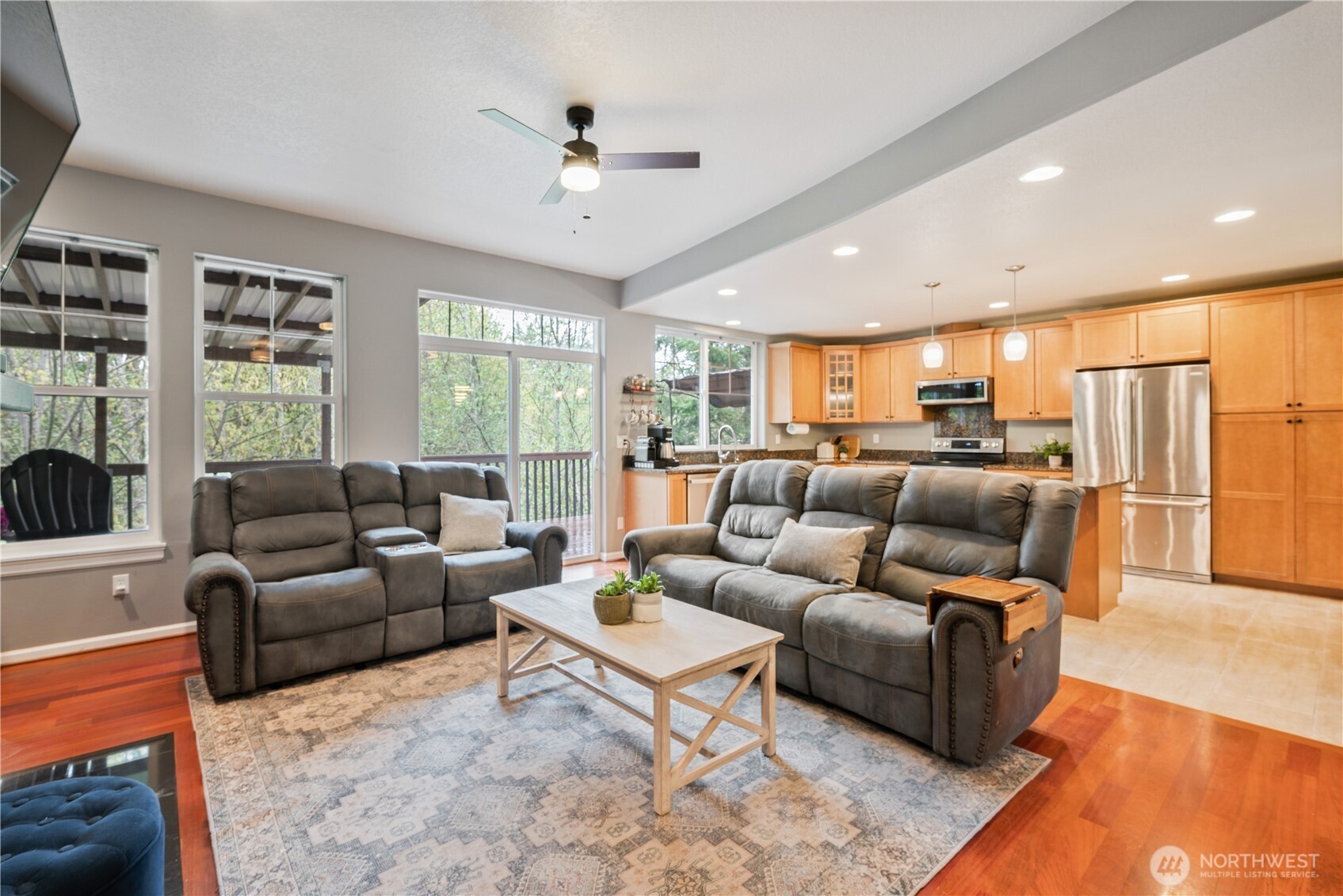 148 W Canyon View Drive , Longview, WA 98632