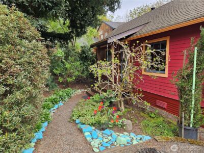 9345 NE Seaview Avenue , Indianola, WA 98342 - Photo 2