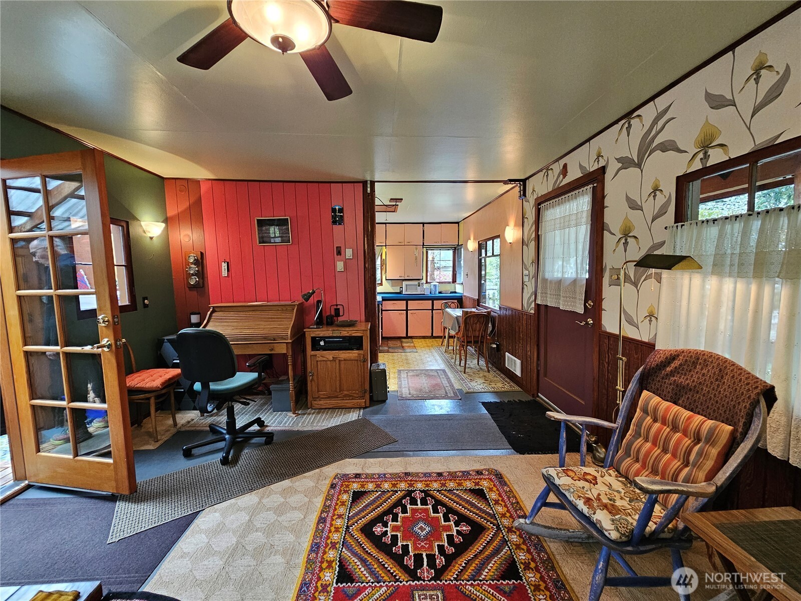 9345 NE Seaview Avenue , Indianola, WA 98342