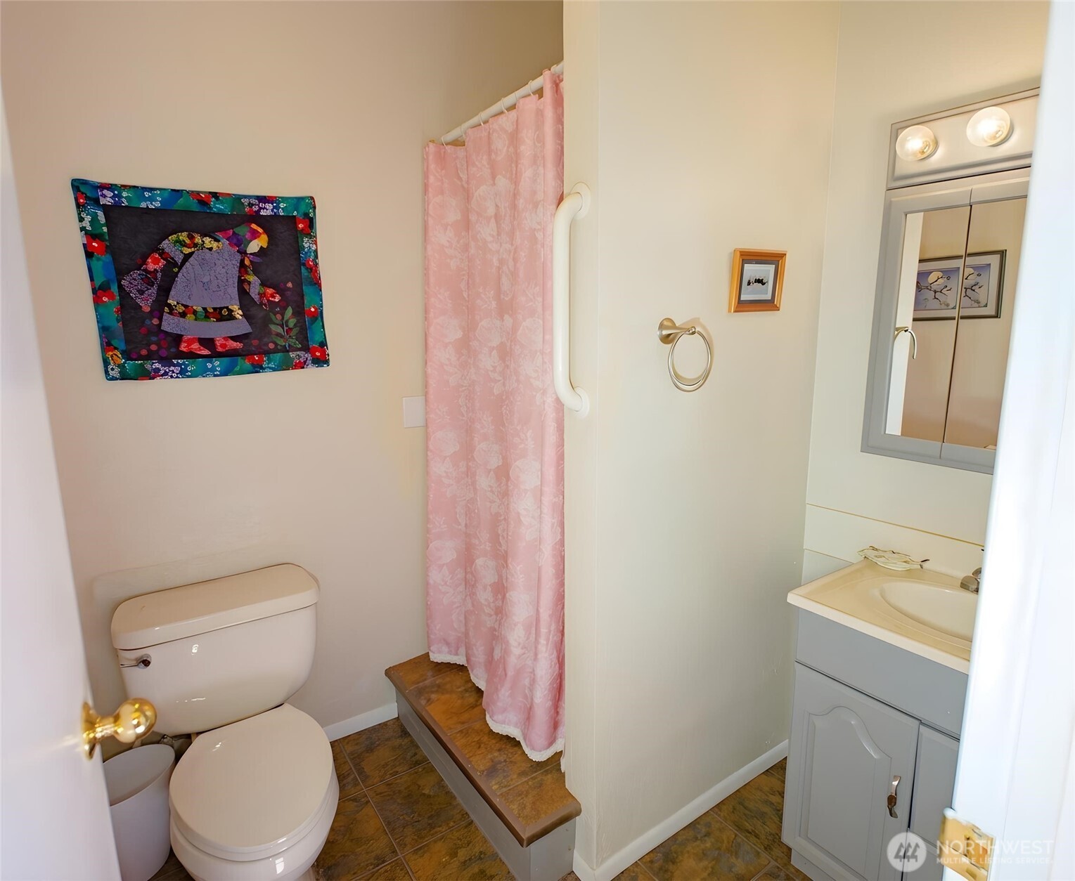 310 E Hillcrest Drive , Port Angeles, WA 98362