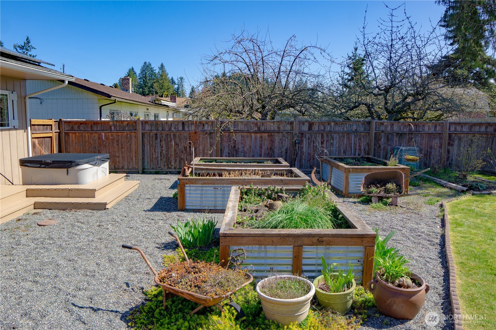 310 E Hillcrest Drive , Port Angeles, WA 98362
