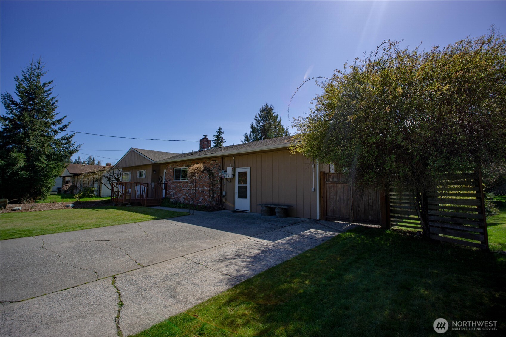 310 E Hillcrest Drive , Port Angeles, WA 98362