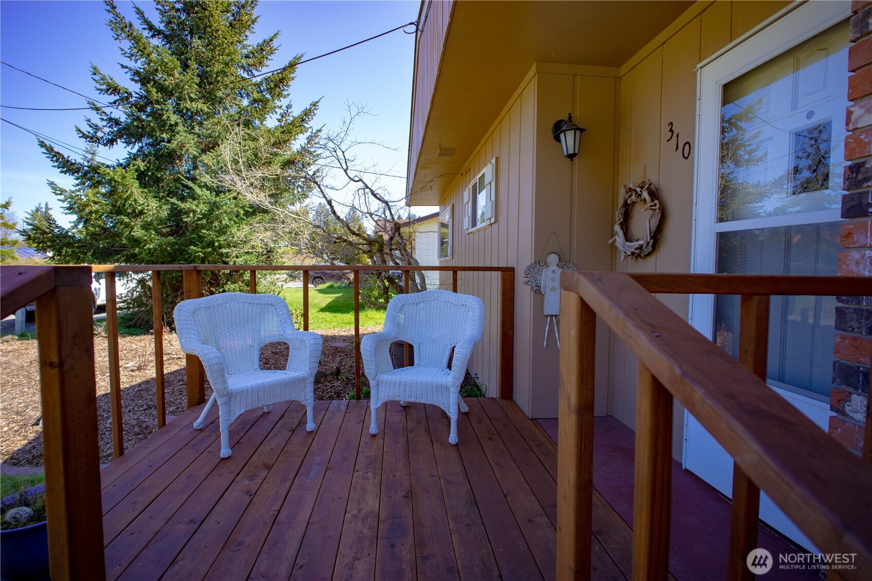 310 E Hillcrest Drive , Port Angeles, WA 98362