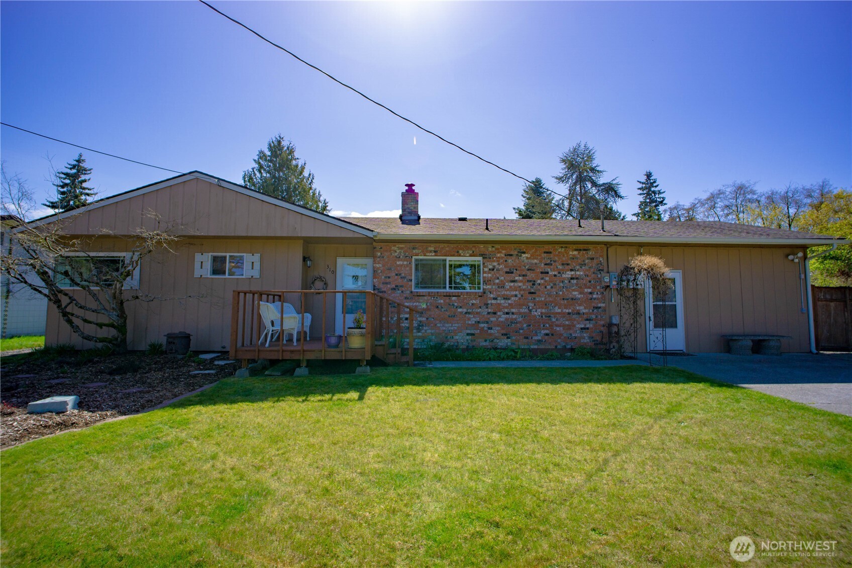 310 E Hillcrest Drive , Port Angeles, WA 98362