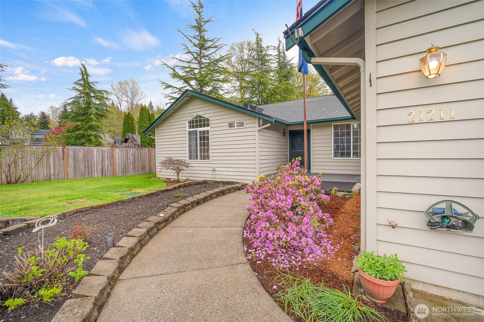 21211 89th Avenue NE, Arlington, WA 98223