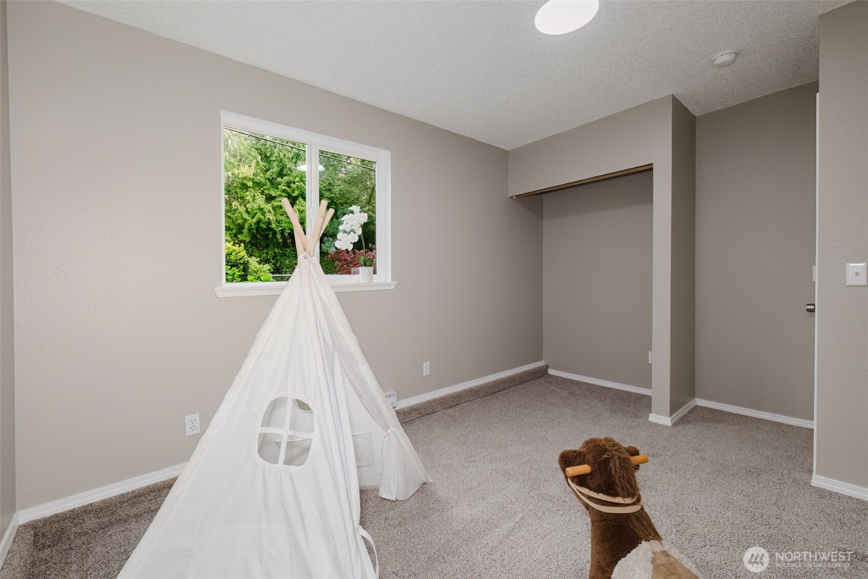 2045 California Avenue E, Port Orchard, WA 98366