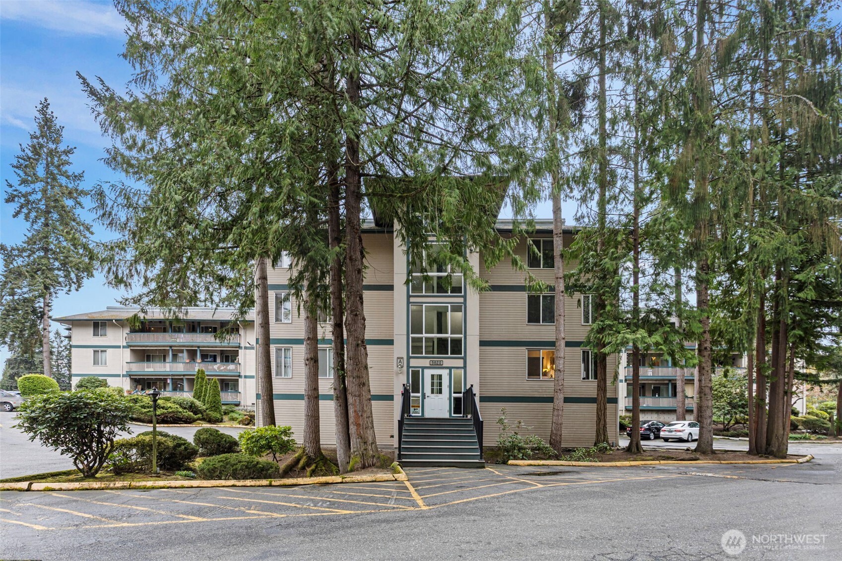 5620 200th Street SW #A102, Lynnwood, WA 98036