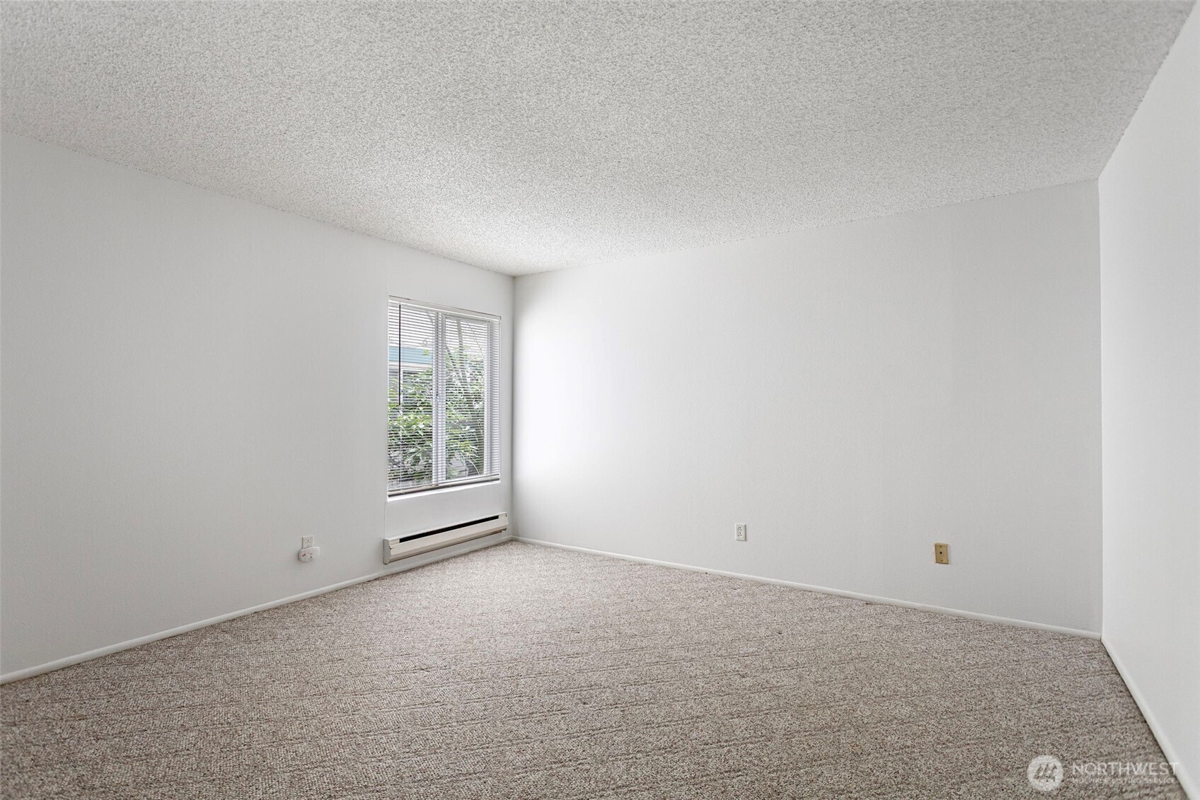 5620 200th Street SW #A102, Lynnwood, WA 98036