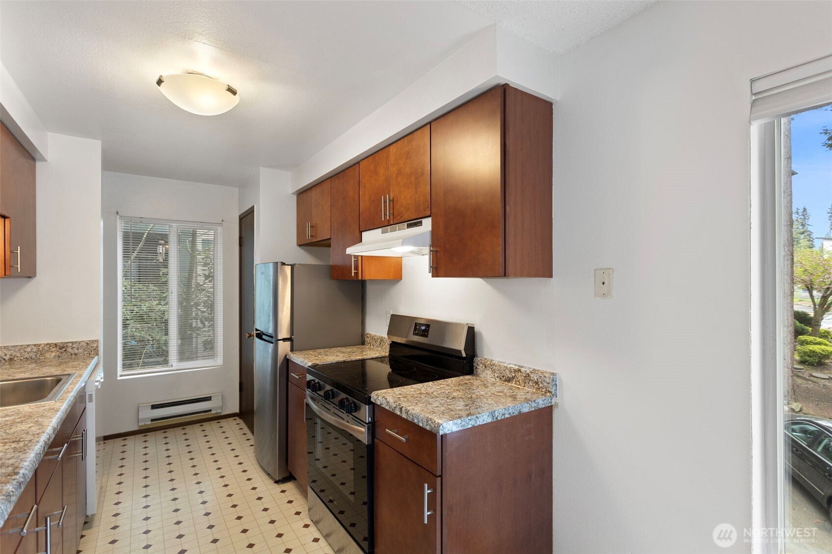 5620 200th Street SW #A102, Lynnwood, WA 98036