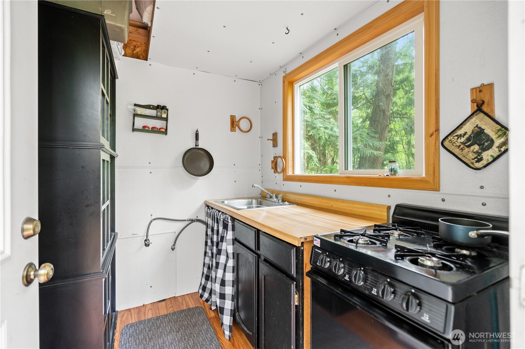 89 Eliza Island , Bellingham, WA 98226