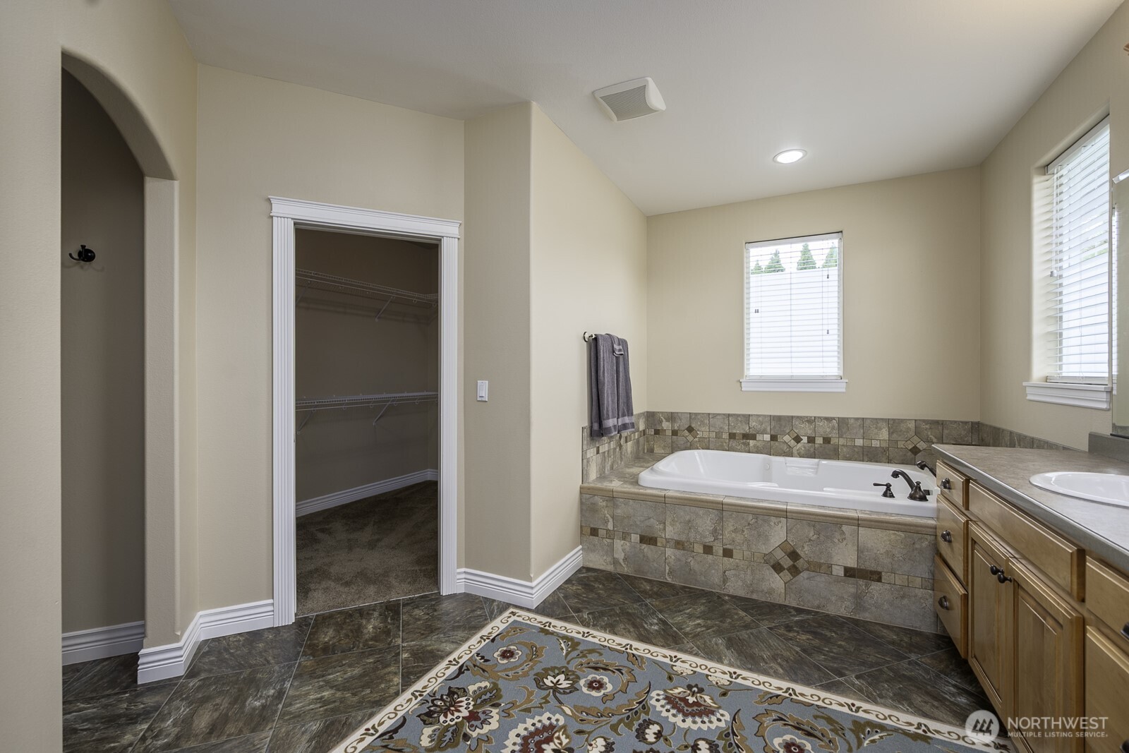 907 S Sand Dune Road , Moses Lake, WA 98837