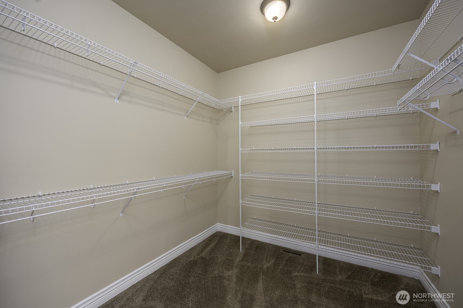 907 S Sand Dune Road , Moses Lake, WA 98837