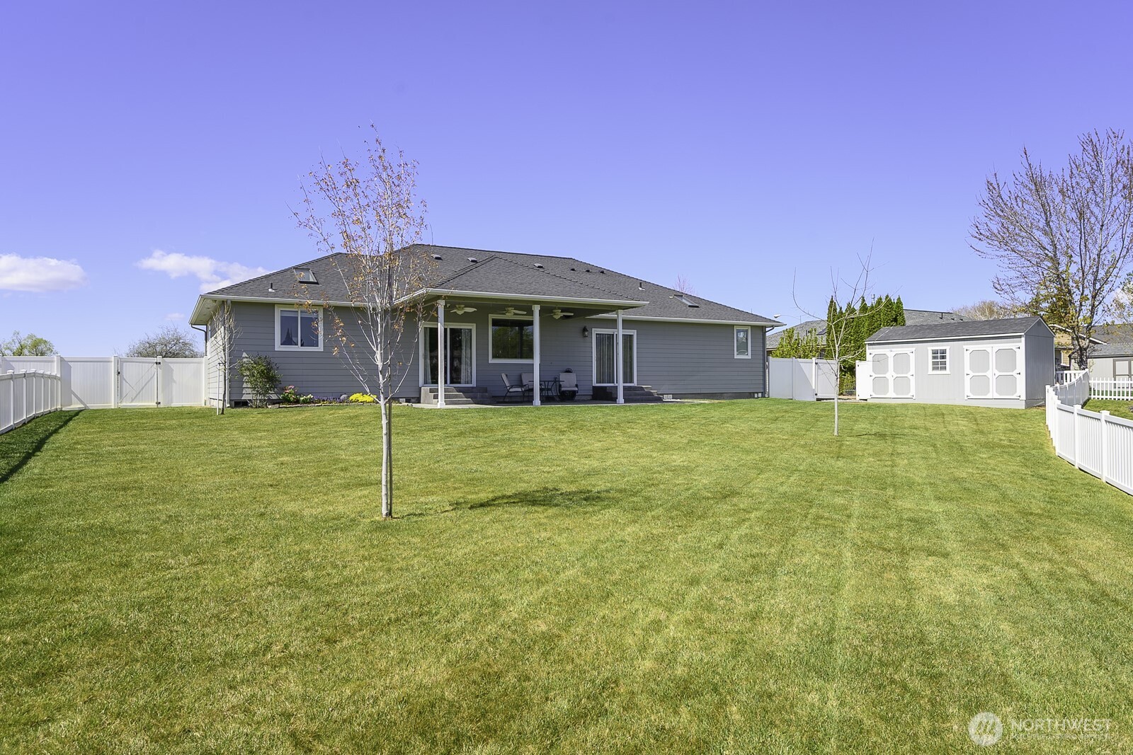 907 S Sand Dune Road , Moses Lake, WA 98837
