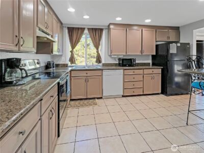 1209 132nd Street S, Tacoma, WA 98444 - Photo 10