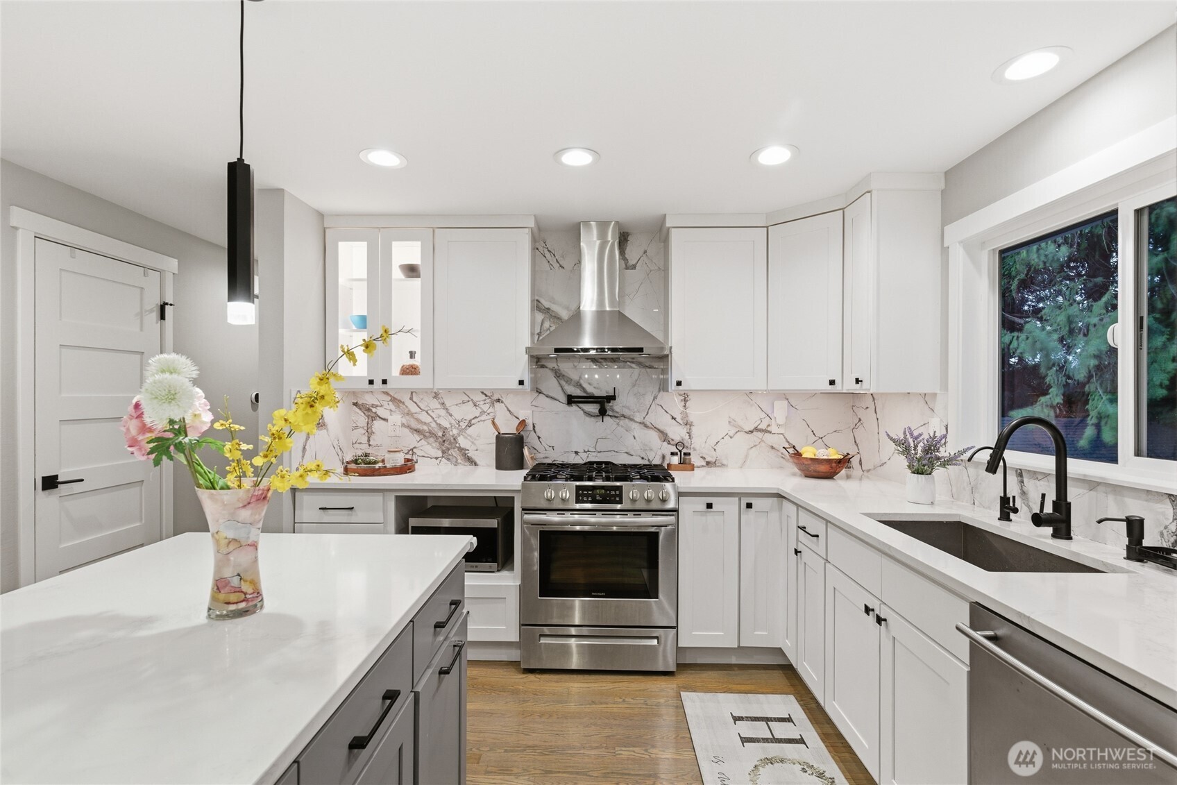 18712 41 Place W, Lynnwood, WA 98037