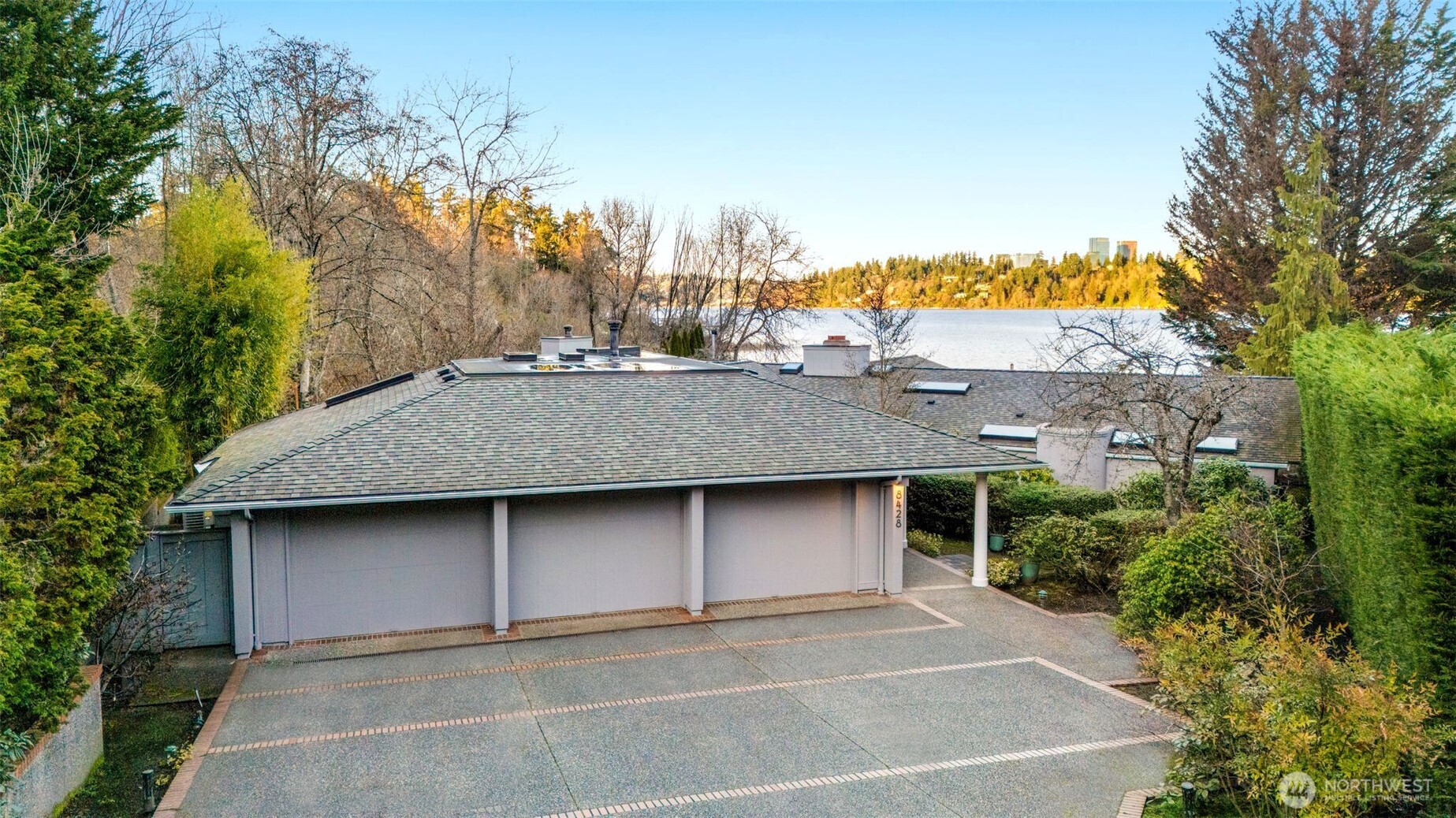 8428 N Mercer Way , Mercer Island, WA 98040-3134