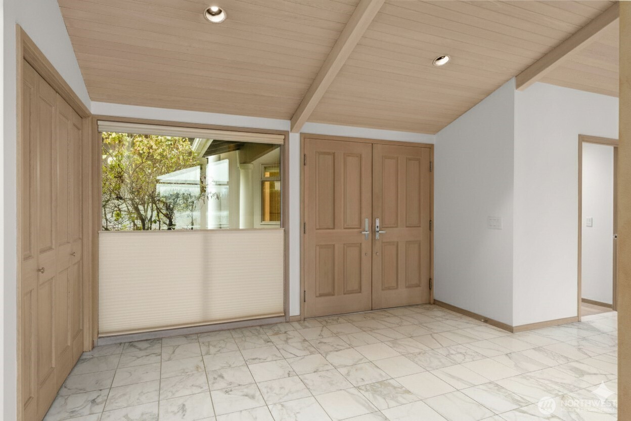 8428 N Mercer Way , Mercer Island, WA 98040-3134