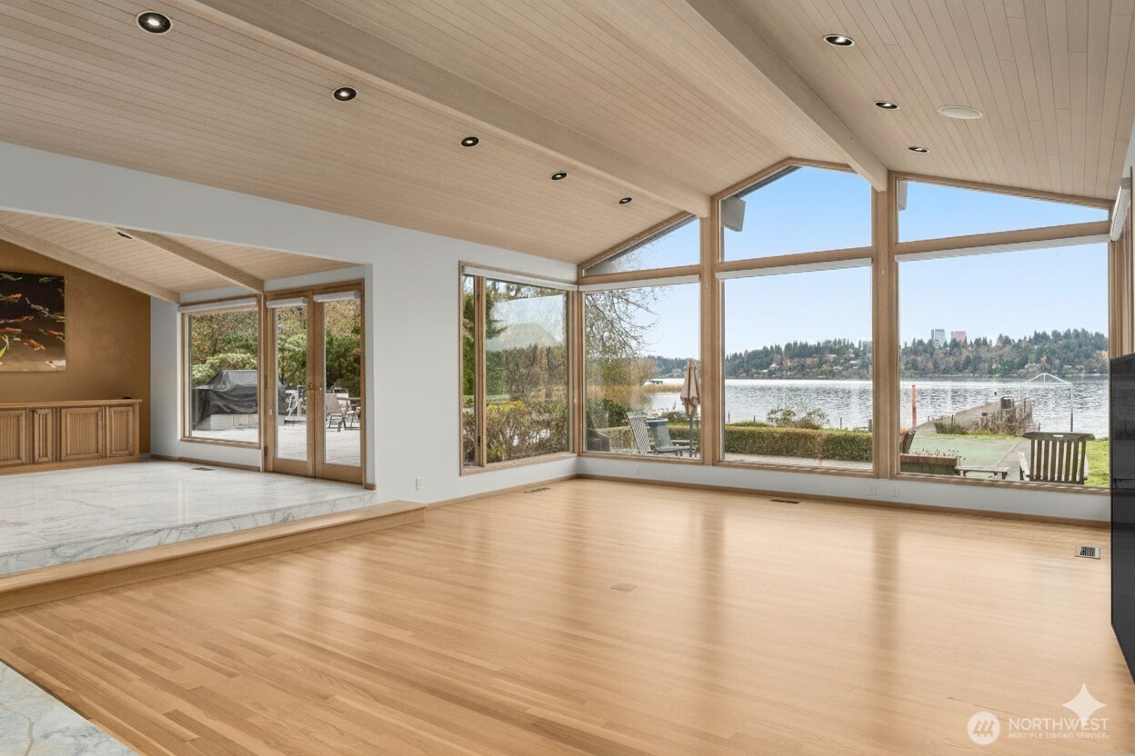 8428 N Mercer Way , Mercer Island, WA 98040-3134