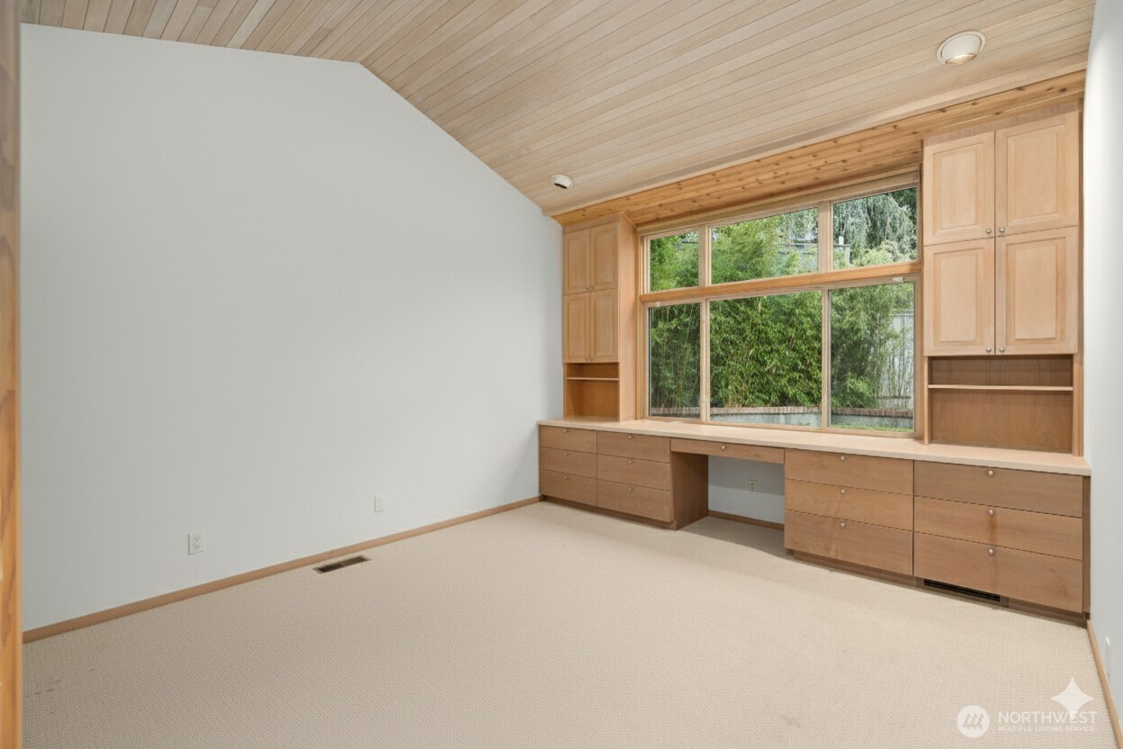 8428 N Mercer Way , Mercer Island, WA 98040-3134