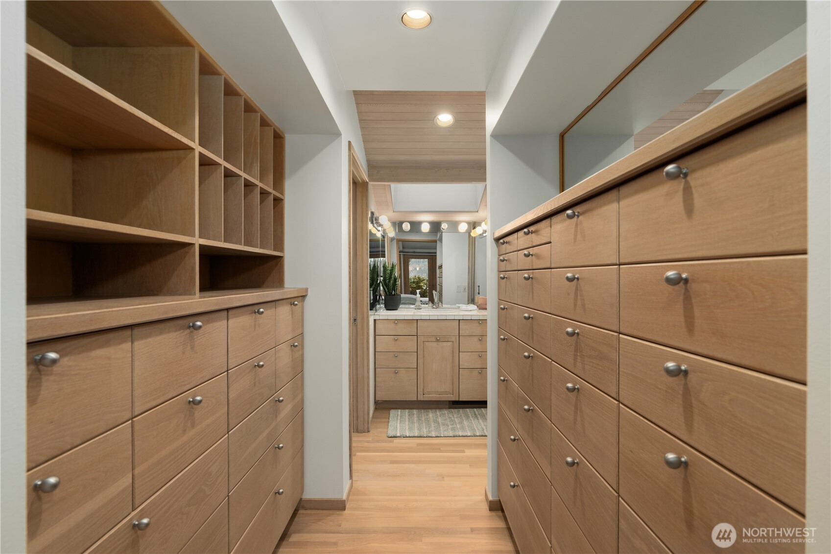 8428 N Mercer Way , Mercer Island, WA 98040-3134