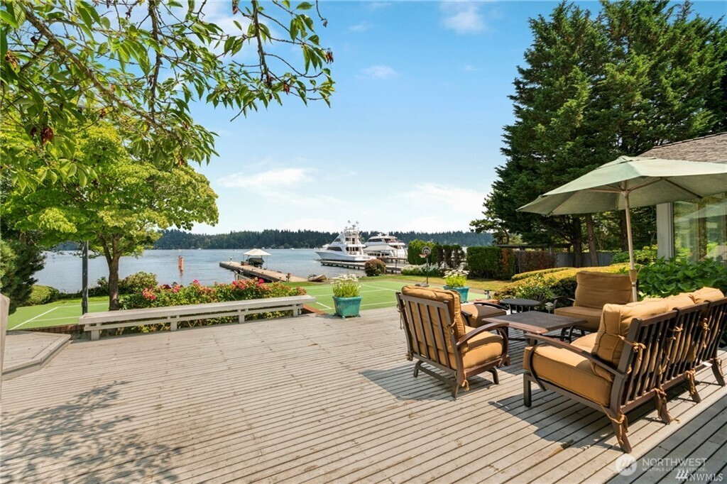 8428 N Mercer Way , Mercer Island, WA 98040-3134