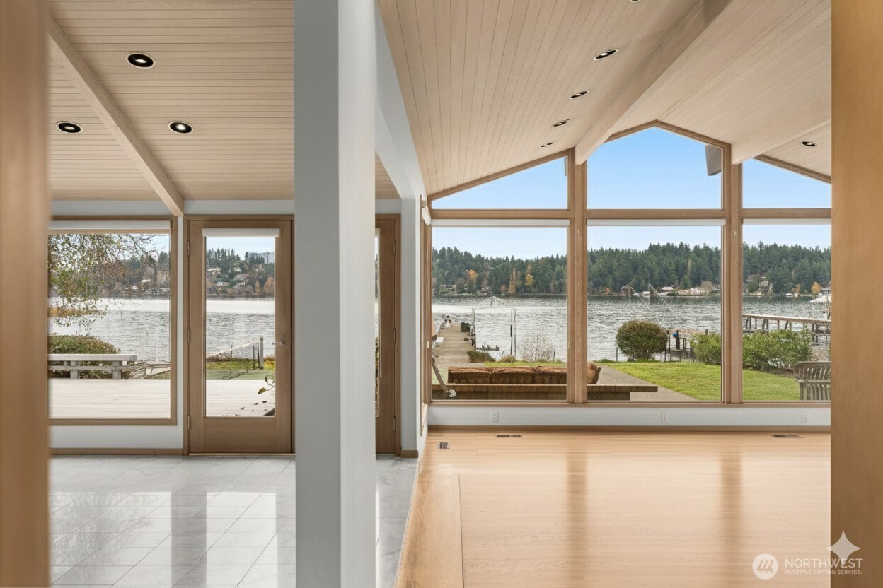 8428 N Mercer Way , Mercer Island, WA 98040-3134
