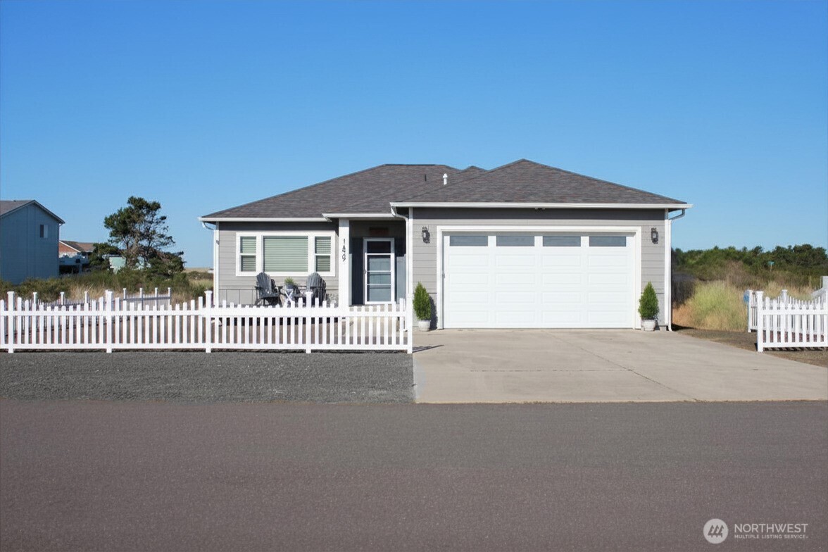 1439 Diamond Head Avenue SW, Ocean Shores, WA 98569