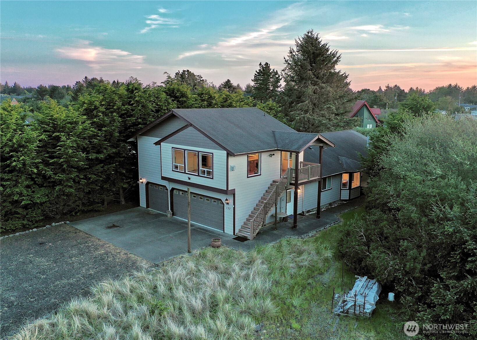 137 N Razor Clam Drive SW, Ocean Shores, WA 98569