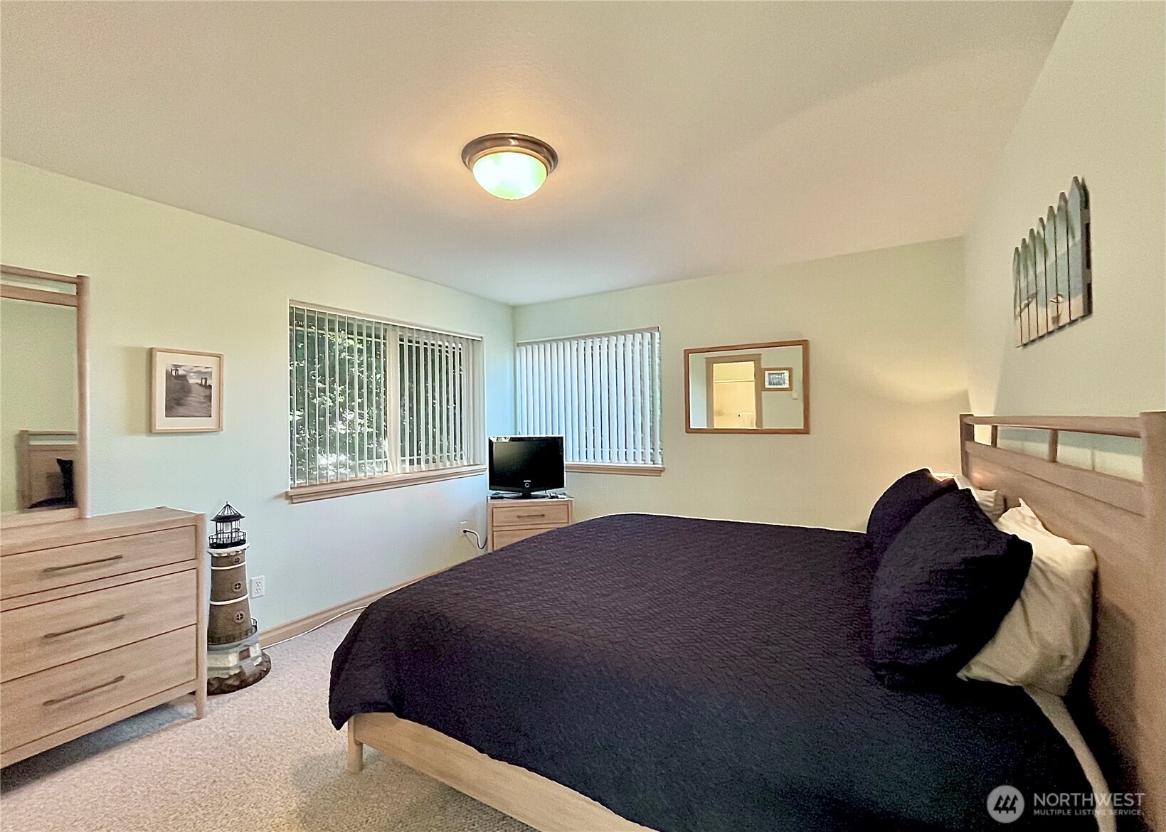 137 N Razor Clam Drive SW, Ocean Shores, WA 98569