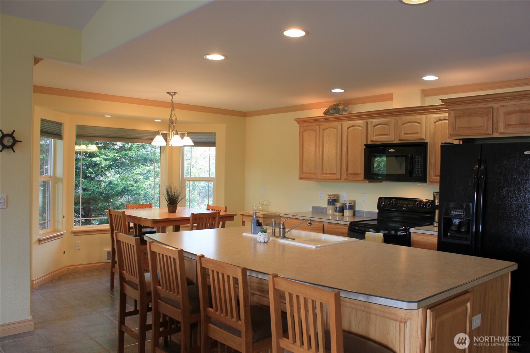 137 N Razor Clam Drive SW, Ocean Shores, WA 98569