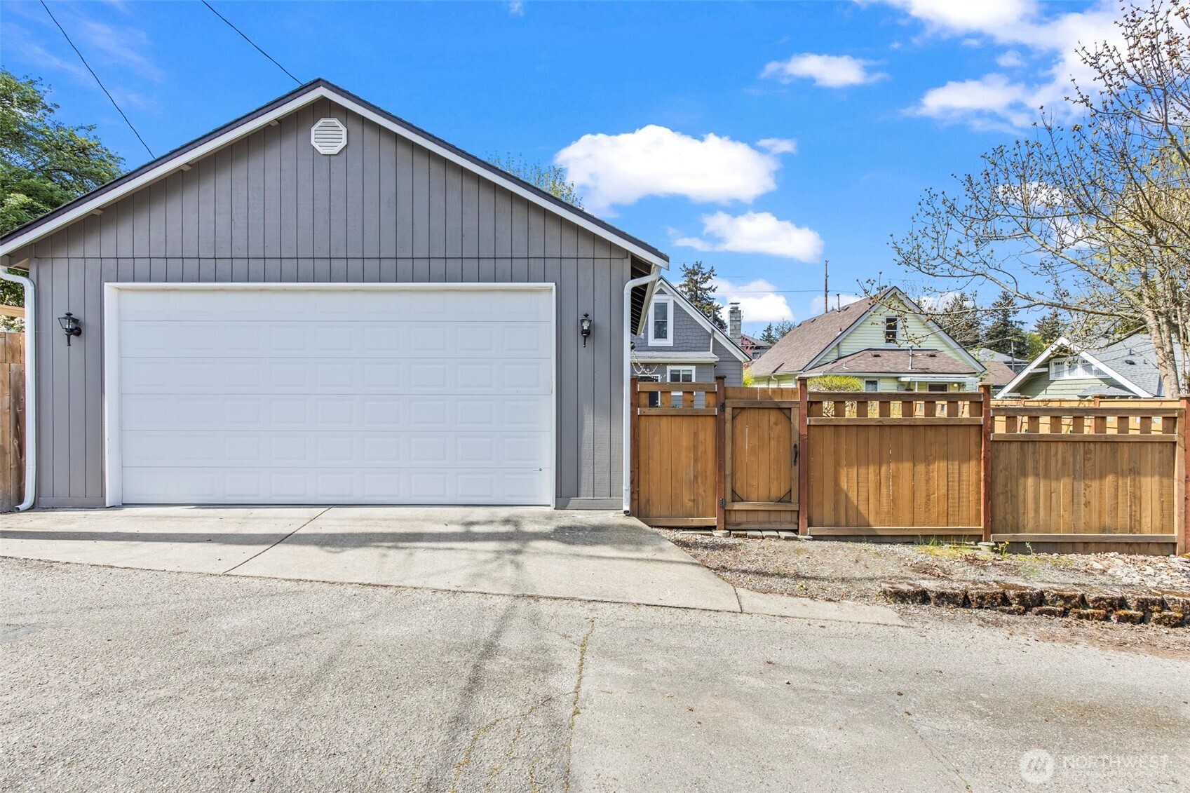 1509 N Oakes Street , Tacoma, WA 98406